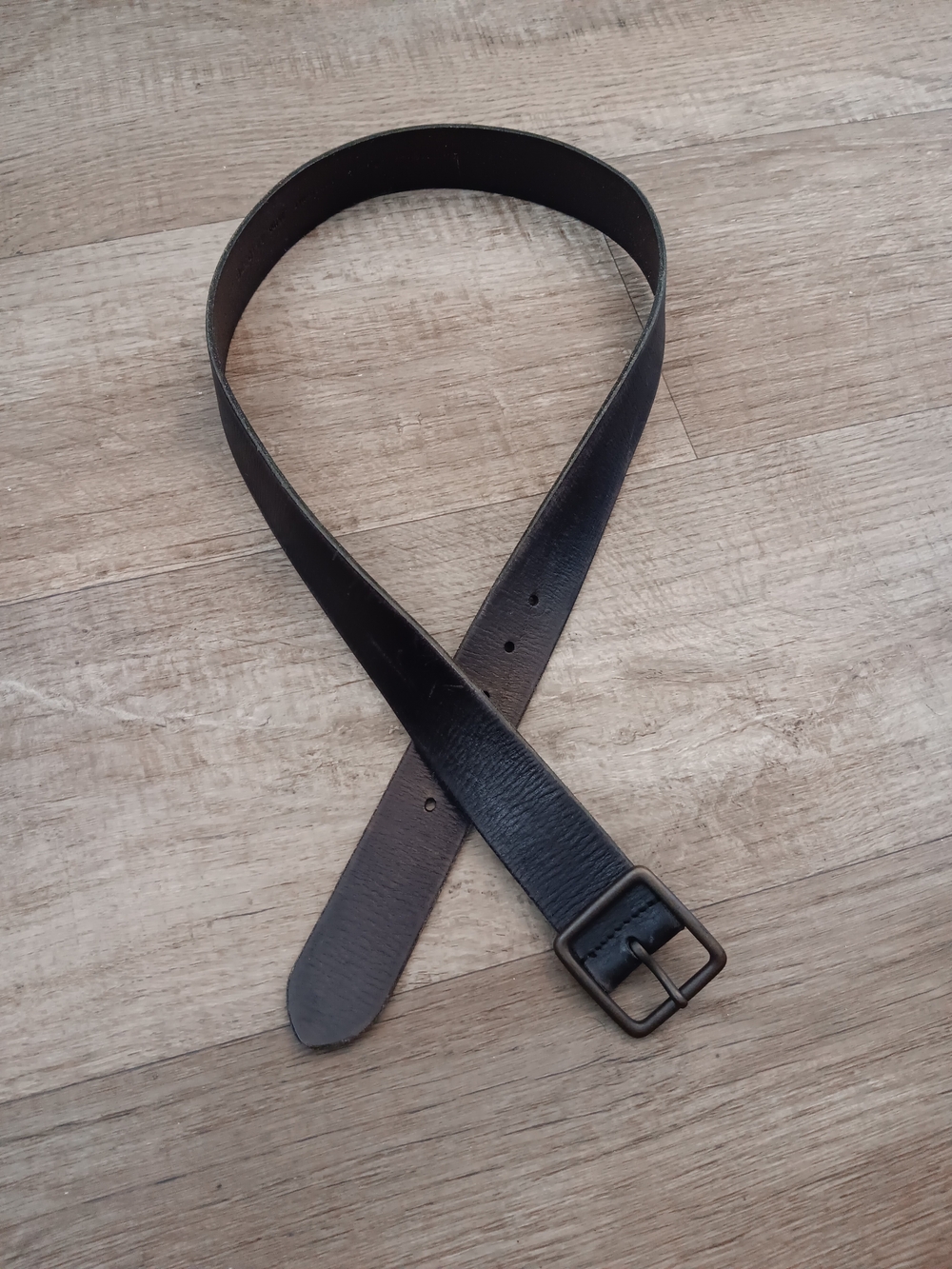 John Varvatos Belt Mens 36 Black Distressed Leather with Brass Buckle